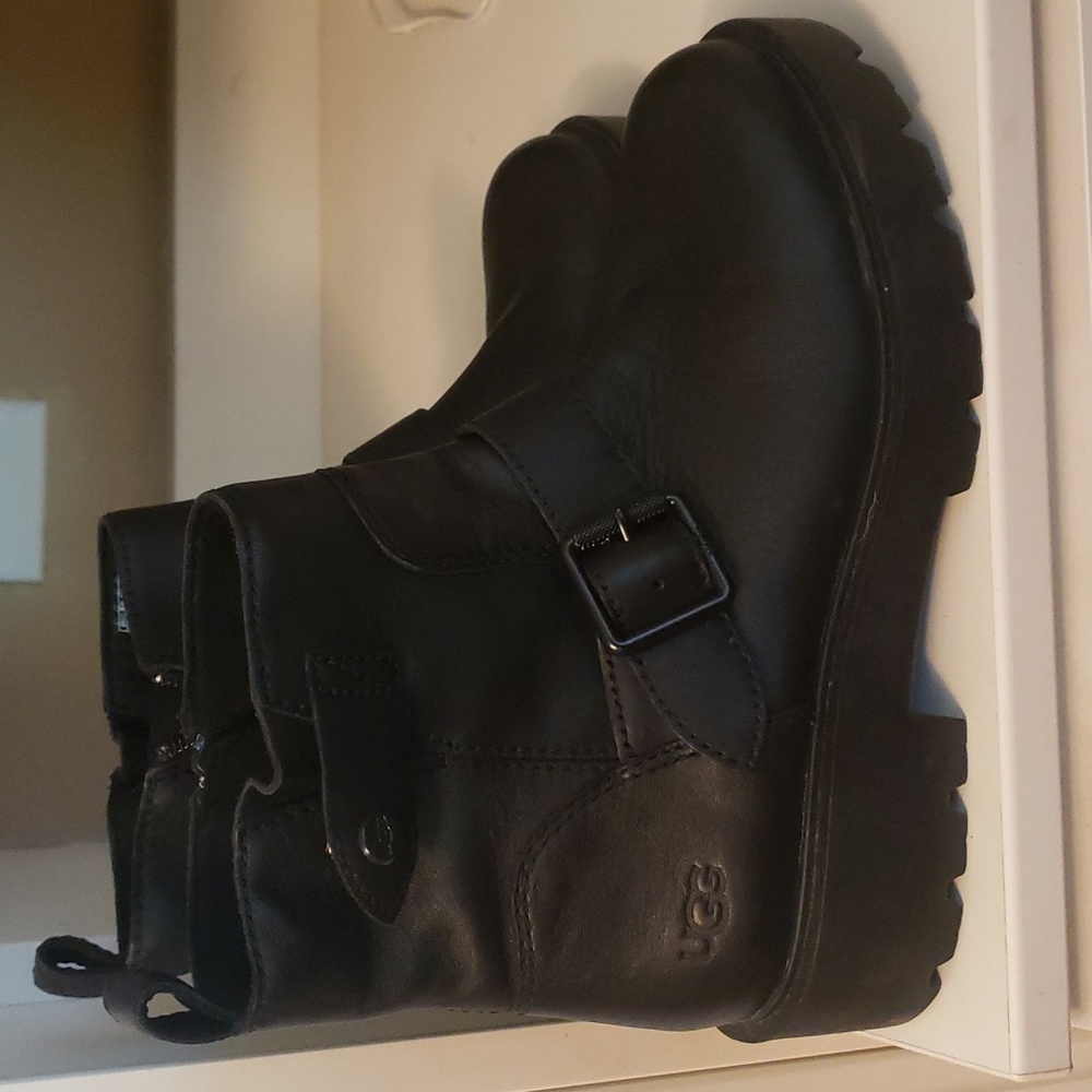 UGG Saoirse Boots